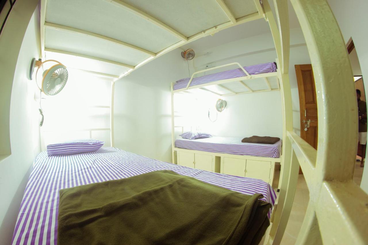 Bonds Hostel Candolim Ngoại thất bức ảnh