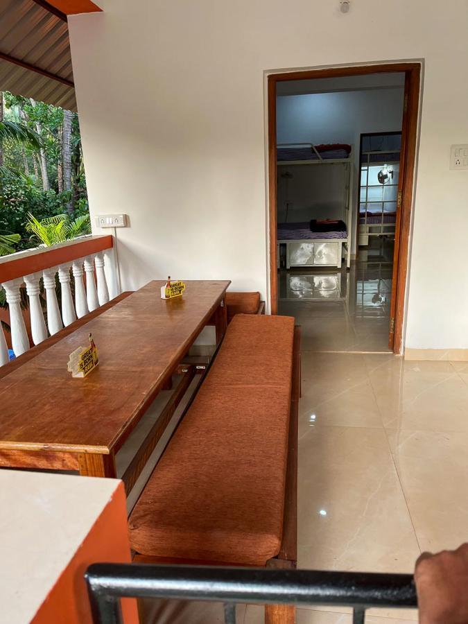 Bonds Hostel Candolim Ngoại thất bức ảnh
